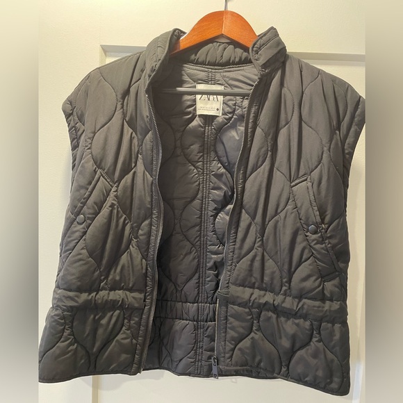 Zara Design Stitch Vest! - Picture 3 of 4